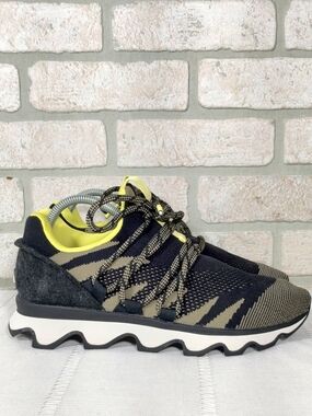 Sorel Kenetic Sneakers Women Size 8 Black Neon Yellow Athletic Shoes